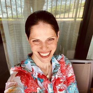 Meet your Posher, Nili